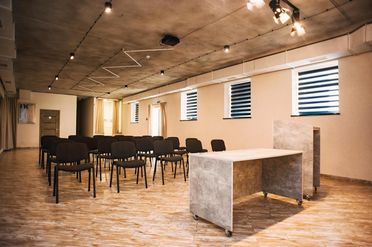 Mojo Boutique Hotel Луцк Экстерьер фото