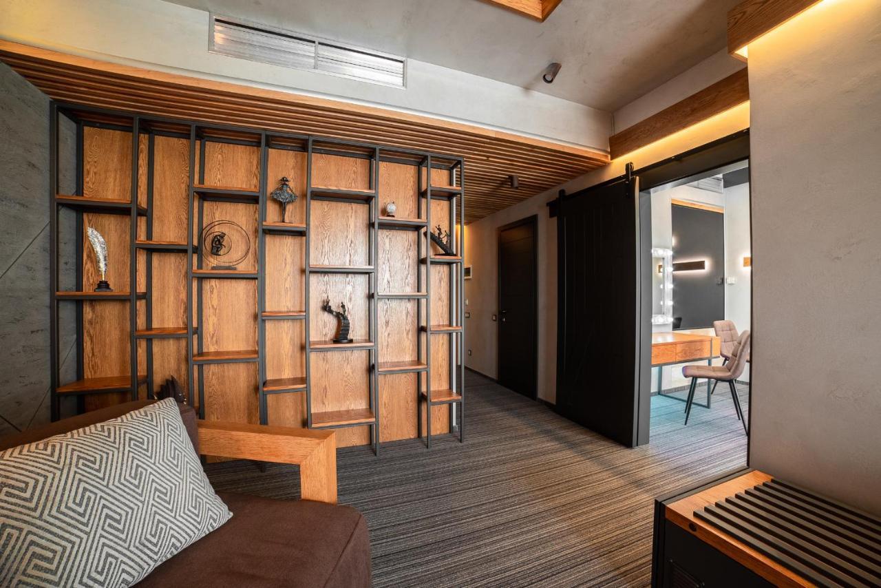 Mojo Boutique Hotel Луцк Экстерьер фото