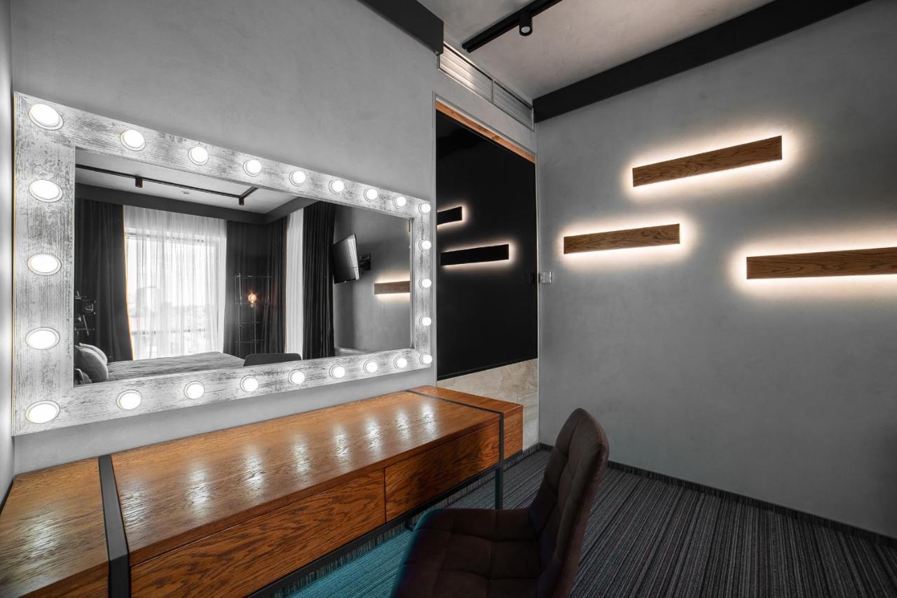 Mojo Boutique Hotel Луцк Экстерьер фото