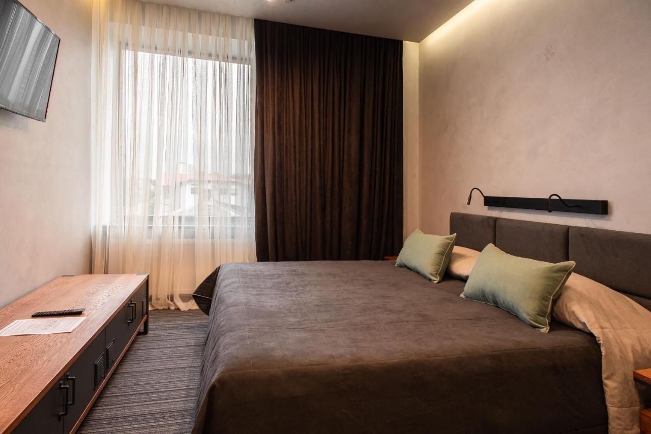 Mojo Boutique Hotel Луцк Экстерьер фото