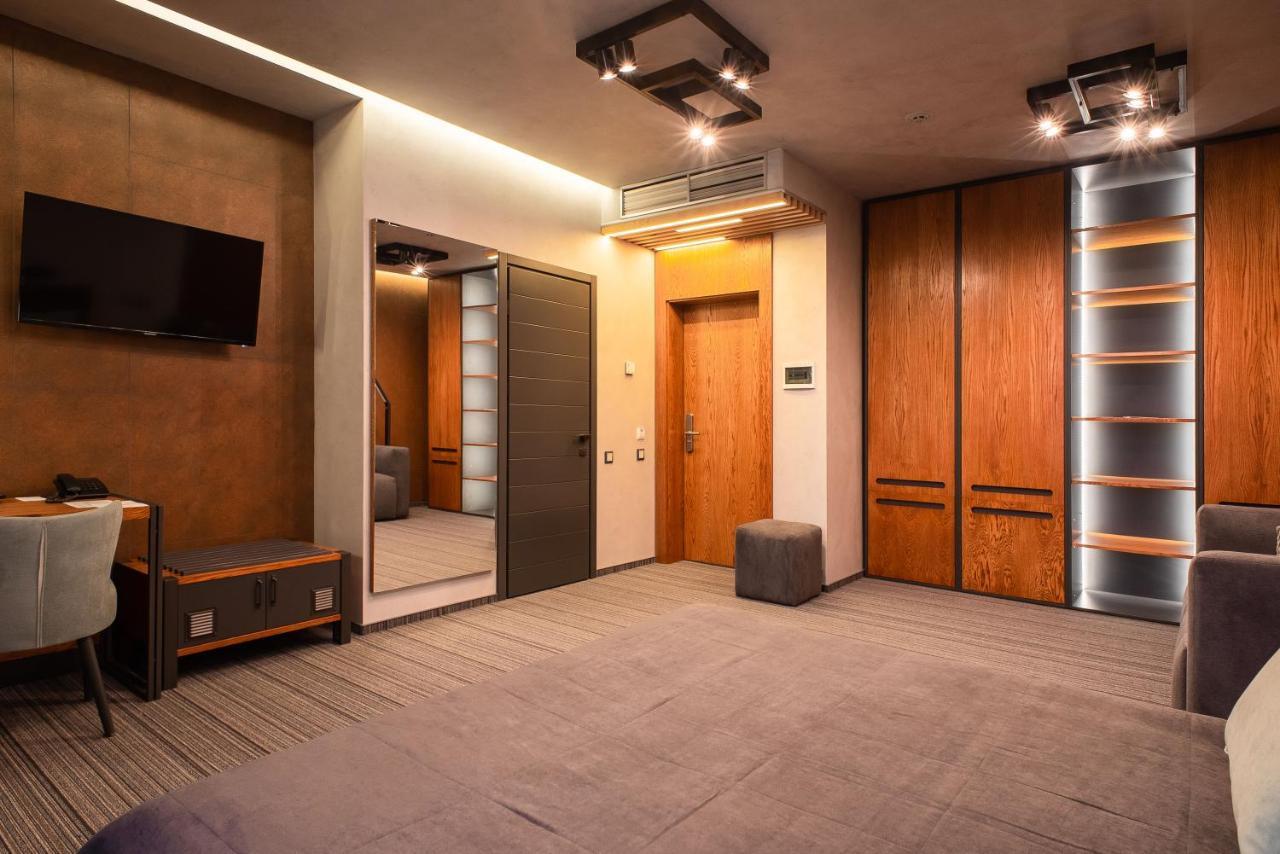 Mojo Boutique Hotel Луцк Экстерьер фото