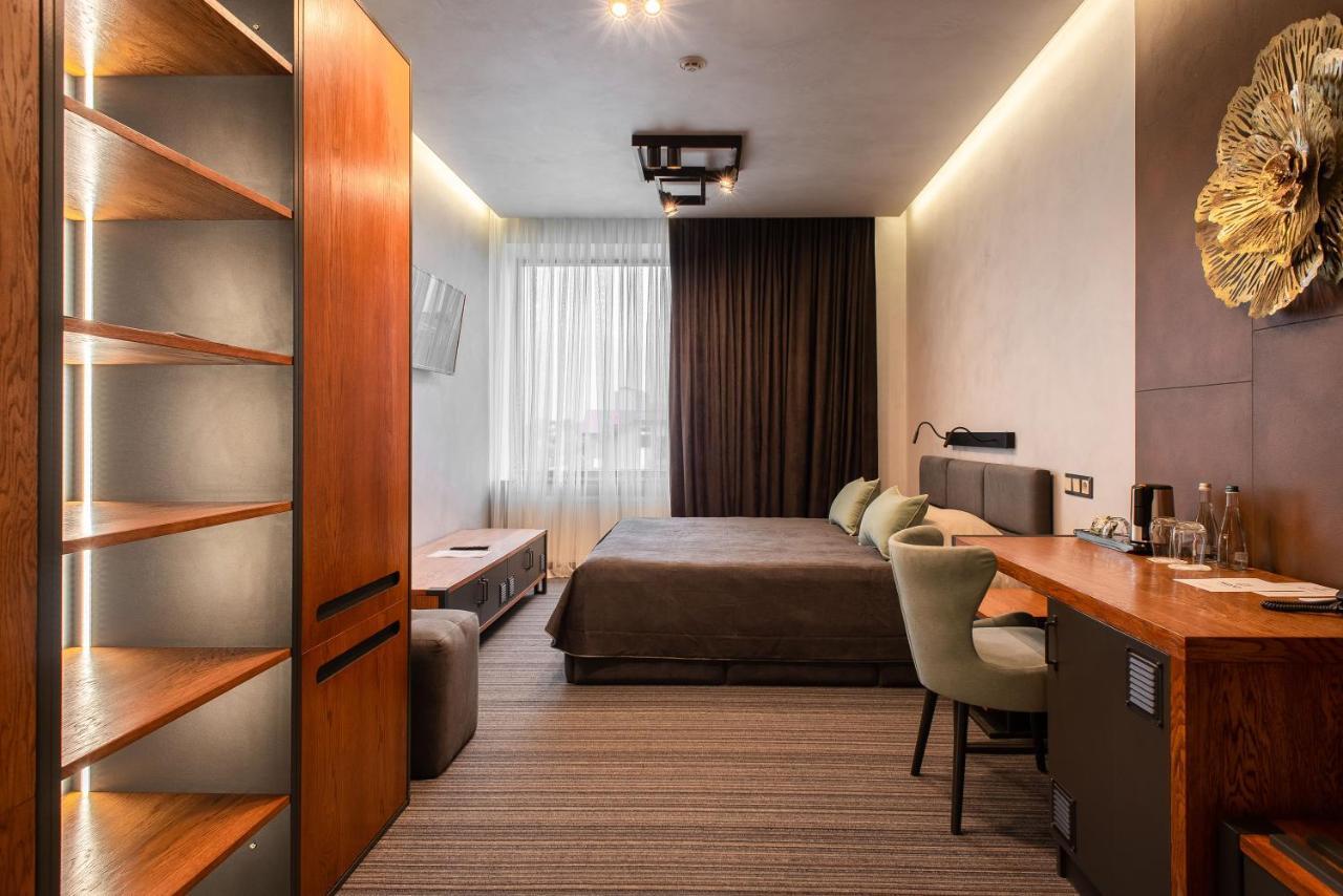 Mojo Boutique Hotel Луцк Экстерьер фото