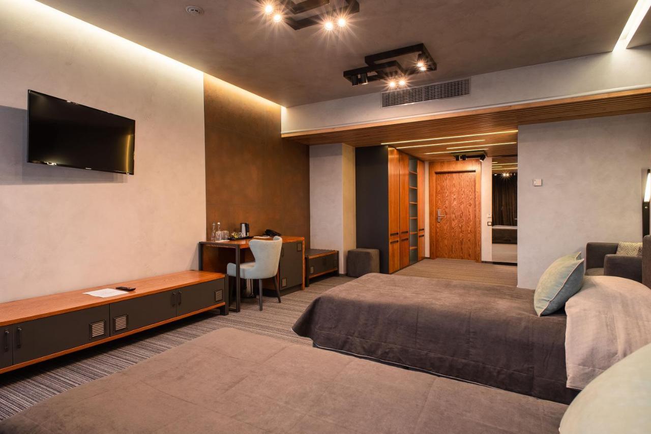 Mojo Boutique Hotel Луцк Экстерьер фото