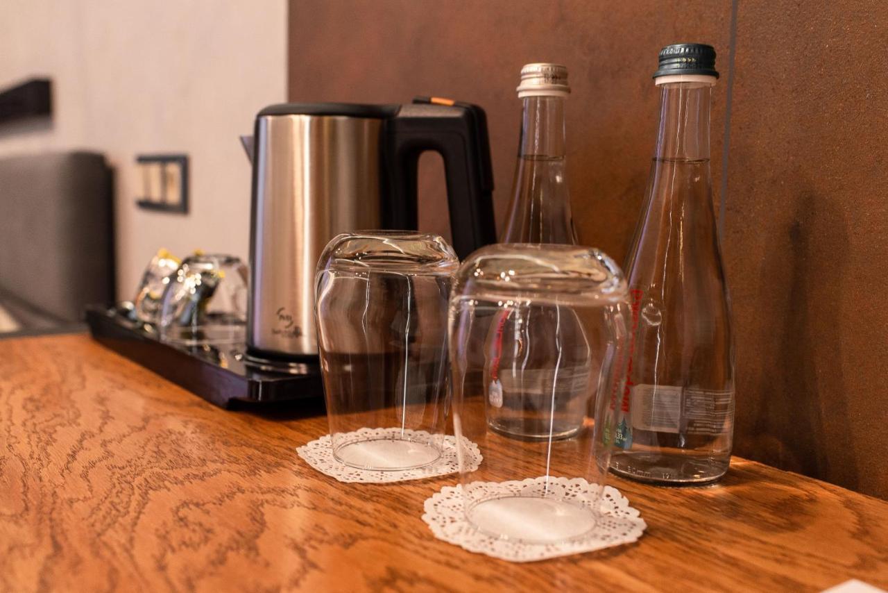 Mojo Boutique Hotel Луцк Экстерьер фото