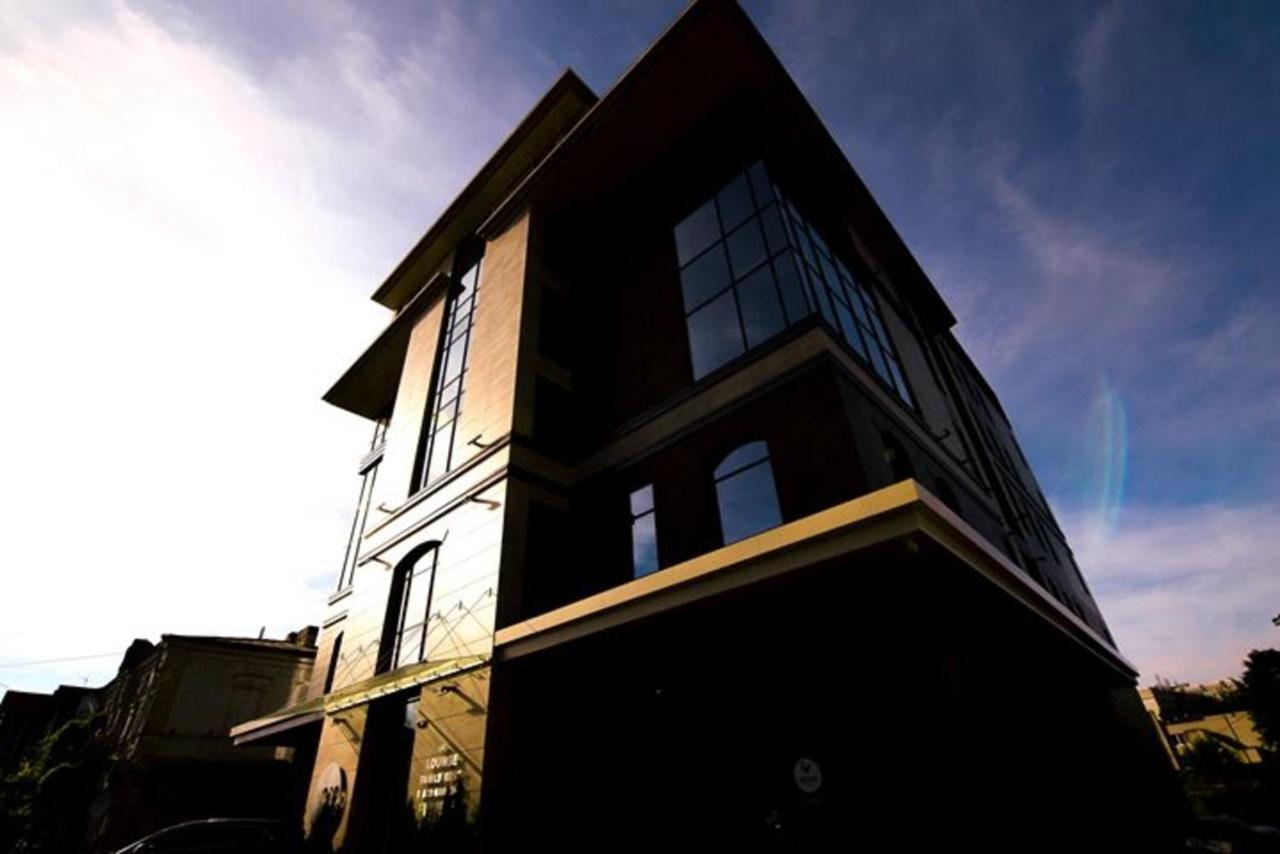 Mojo Boutique Hotel Луцк Экстерьер фото