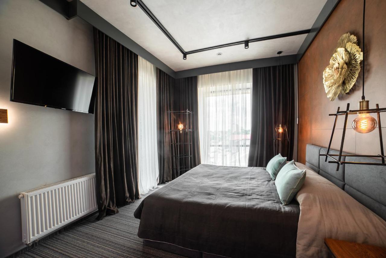 Mojo Boutique Hotel Луцк Экстерьер фото