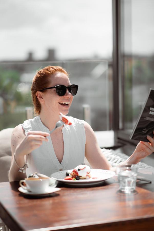 Mojo Boutique Hotel Луцк Экстерьер фото